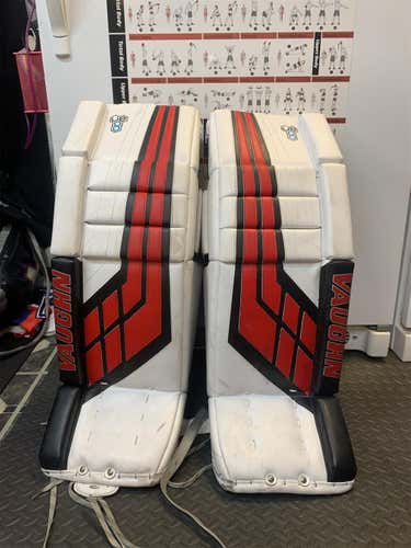 Intermediate 30+2”Vaughn Velocity VE8  Goalie Leg Pads
