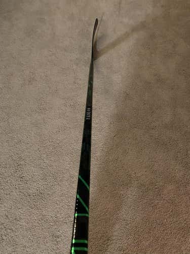 Patrick Kane Supreme ADV Stick