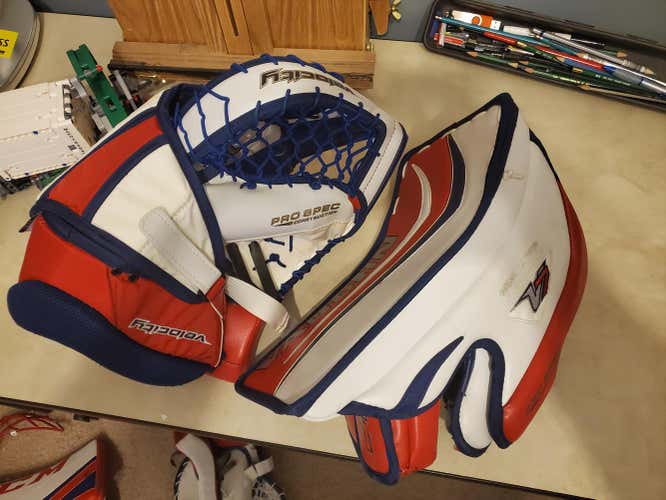 Red/white/blue Used Senior Vaughn Regular Velocity V7 Pro Stock
