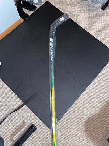 Senior Right Handed Supreme Ultra Sonic Mid Pattern  Hockey Stick