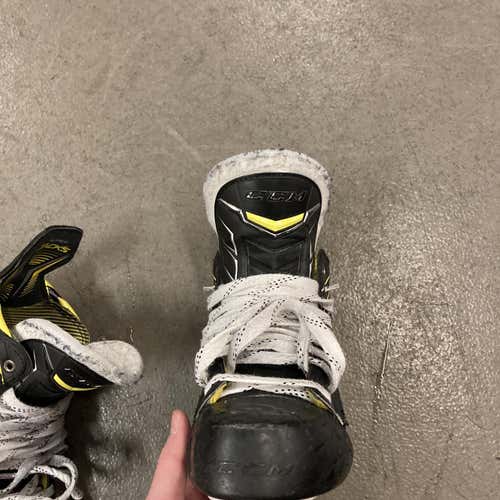 Made In Canada CCM Super Tacks Regular Width Pro Stock Size 10 Hockey Skates