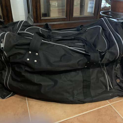 Used Large Hockey Giant Player Bag