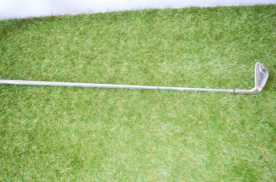 Wilson 	1200	9 Iron	 Right Handed	36.25"	Steel 	Stiff	New Grip