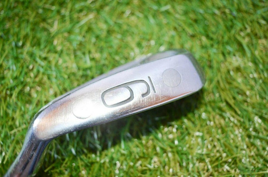 Wilson 	1200	9 Iron	 Right Handed	36.25"	Steel 	Stiff	New Grip