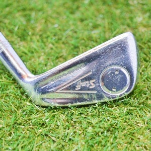 Wilson Staff	Dynapower 	6 Iron 	Right Handed	37"	Steel 	Stiff	New Grip