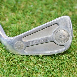 Pinnacle 	Tungsten 	6 Iron 	Right Handed	37.5"	Steel 	Regular	New Grip