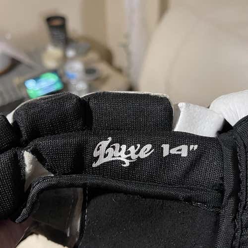 Black Senior Warrior Luxe 14" Pro Stock Gloves