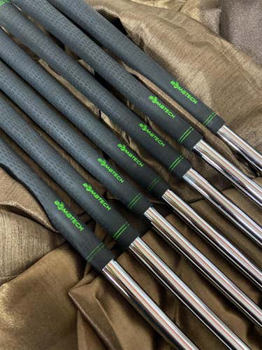 Men's Right Handed Bombtech Golf 3.0 Regular Flex Steel Shaft Iron Set