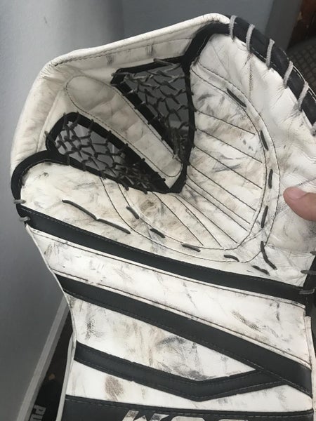 Black Used Senior CCM Regular Extreme Flex III Pro Stock