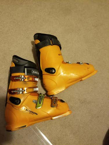 Size 10 Used Unisex Salomon All Mountain X-wave 110's Ski Boots Medium Flex