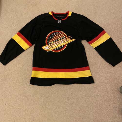 Canucks Retro Skate Jersey