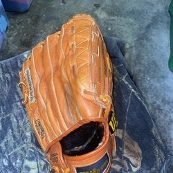 Wilson Adult Right Hand Throw Optima Silver Series 13" Softball Glove