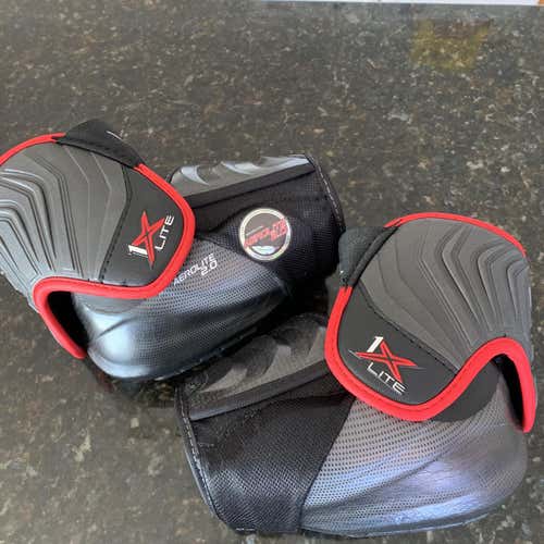 Senior Medium Bauer Vapor 1X Lite Elbow Pads