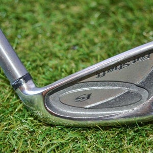 Wilson 	Fat Shaft 	6 Iron 	Right Handed 	38"	Graphite 	Lite 	New Grip