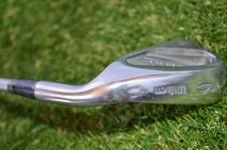 Wilson 	Ultra SR	9 Iron 	Right Handed 	36.25"	Graphite	Seniors 	New Grip