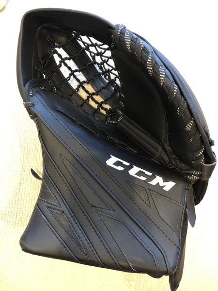 Black New Intermediate CCM Regular Extreme Flex 4.9