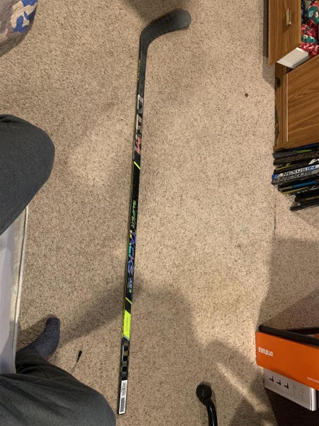 Senior Right Handed Super Tacks AS3 Pro Mid Pattern Hockey Stick