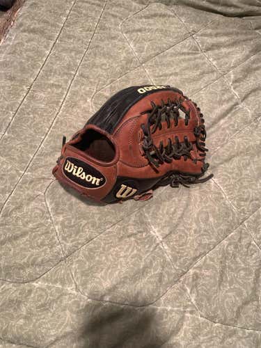 Brown High School/College Infield A2000 11.5" Baseball Glove