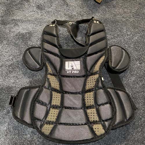 United Athletic VT Pro Catchers Chest Protector