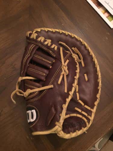 Wilson Right Hand Throw First Base A800 Baseball Glove 12"