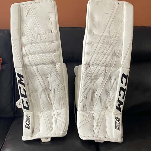 White Senior 34" CCM Extreme Flex 4 Pro Stock Goalie Leg Pads