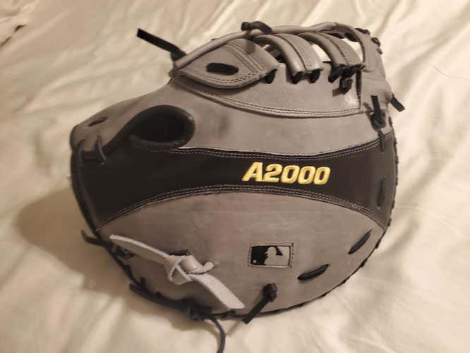 Wilson A2000 2800PS LHT 1B Mitt 12"