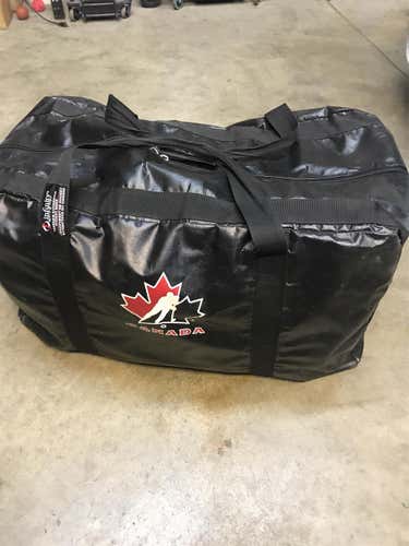 Used ‘Team Canada’ Hockey Bag