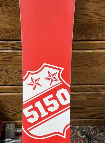 Unisex  5150 Medium Flex True Twin Snowboard. (No BINDINGS)