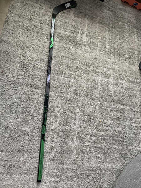 Senior New Bauer Right Handed Vapor ADV Hockey Stick Mid Pattern