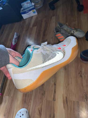 Kobe basketball shoes