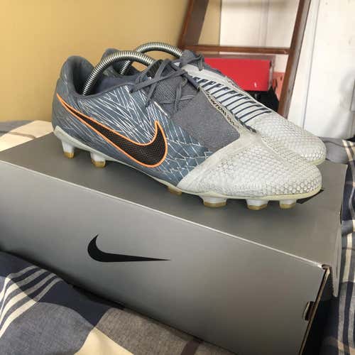 Silver Men's Molded Cleats Nike Phantom Venom Elite FG Cleats
