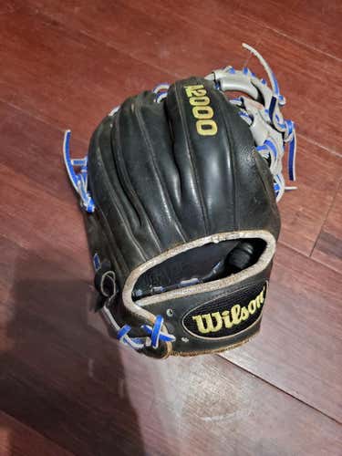 Black Used Right Hand Throw Wilson Infield A2000 Baseball Glove 11.25"
