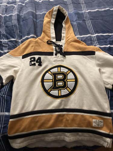 White Unisex Used Adult Medium Other Socks