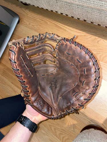 Brown High School/College First Base Heart of the Hide 13" Baseball Glove