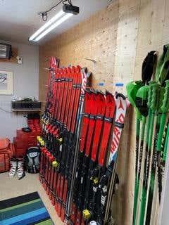 Used Atomic Skis