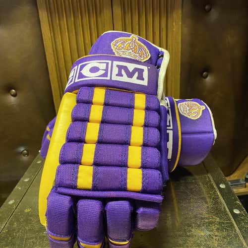 Vintage LA Kings Purple Senior CCM Gloves