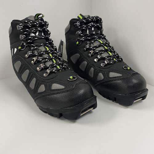New Whitewood size 34 NNN Cross Country Ski Boots