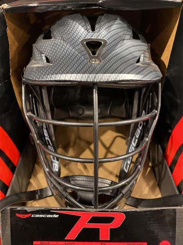 Black Adult Cascade R Helmet