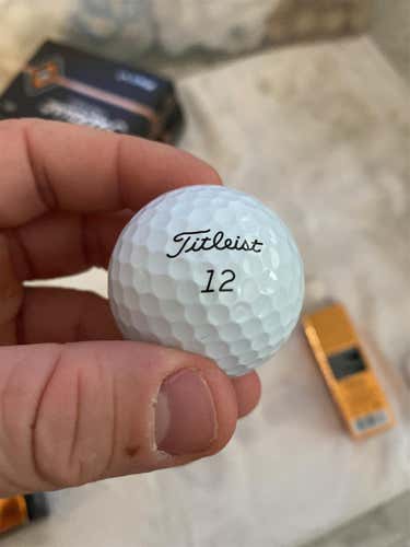 White New Titleist Pro V1 9 Pack Balls