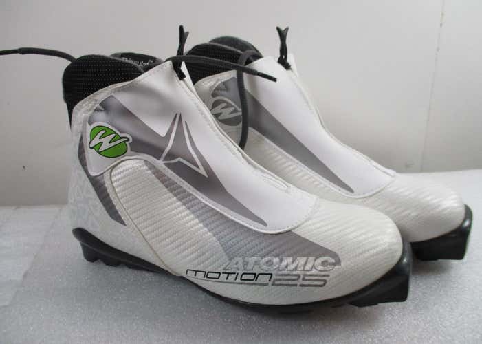 New Women's Atomic Motion 25 Cross Country Ski Boots for SNS System Size 8.0 (SY429)