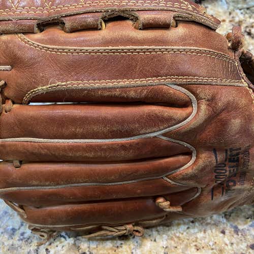 Brown Adult Right Hand Throw A2000 13" Softball Glove