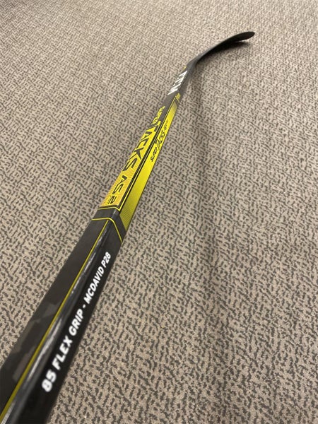Senior Left Hand Super Tacks AS2 P28 85 FlexHockey Stick