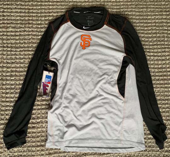 S.F. Giants, Nike Authentic on field base layer - Large /Slim fit long sleeve shirt