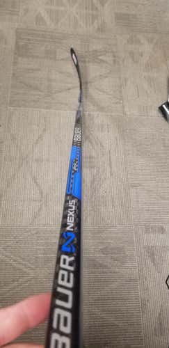 New Senior Bauer Right Hand Nexus 1N Hockey Stick P92 Pattern, 87 flex, lie 6