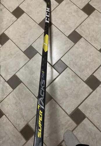 Senior Left Hand Super Tacks AS1 Mid Pattern Pro Stock Hockey Stick