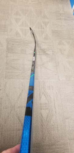 New Senior Bauer Right Hand Nexus Geo Hockey Stick P88 pattern 87 flex lie 6