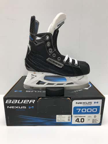 Junior Bauer Nexus 7000 Regular Width Size 4 Hockey Skates