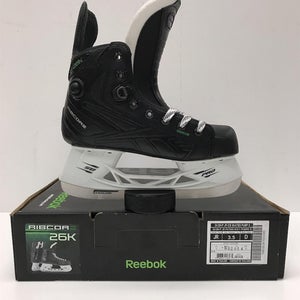 Junior Reebok 26K PUMP Regular Width Size 3.5 Hockey Skates