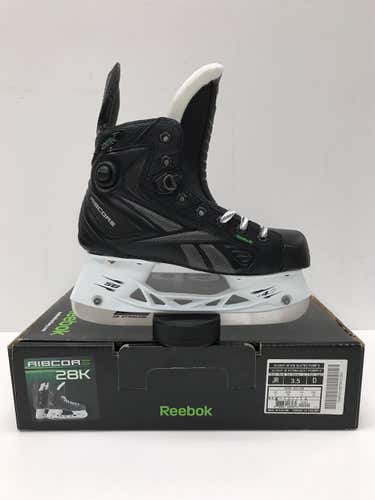 Junior Reebok 28K Pump Regular Width Size 3.5 Hockey Skates