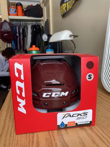 Red New Small CCM Tacks 910  Helmet